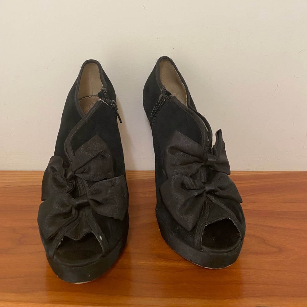 Poetic License Bow Booties